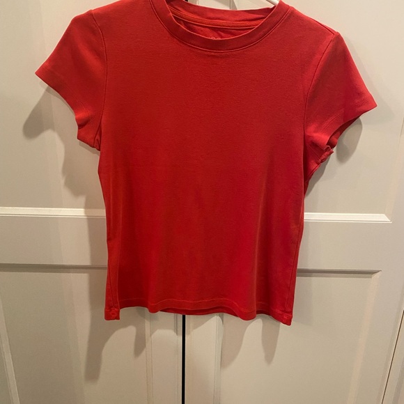 2/$10 WOMEN’S SIZE MEDIUM T-SHIRTS - Picture 8 of 12